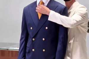 王大雷調(diào)侃韋世豪：什么破玩意？后者反擊：老年人玩不了這游戲~