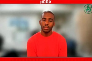 父子同臺！里弗斯爆笑采訪老里弗斯：你咋不給我一份中產(chǎn)合同