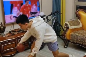 曹芳和郭昊文21分單挑，3次運球限制，普通人和職業(yè)球員的差距