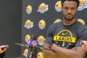 忘了你爹了？布朗尼：阿杜-蒂耶羅是我見過運動能力最好的球員！